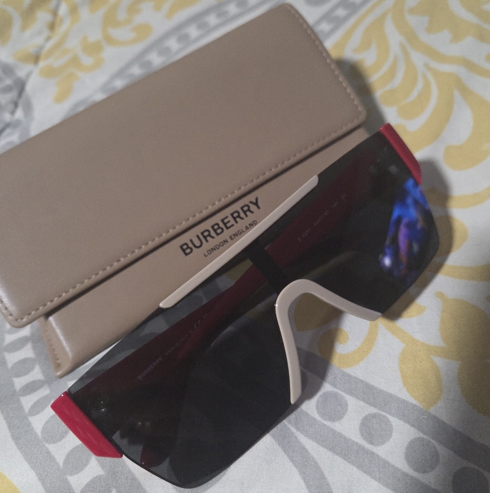 Burberry BE4291 Sunglasses With Case. Brand New, Perfect Condition.